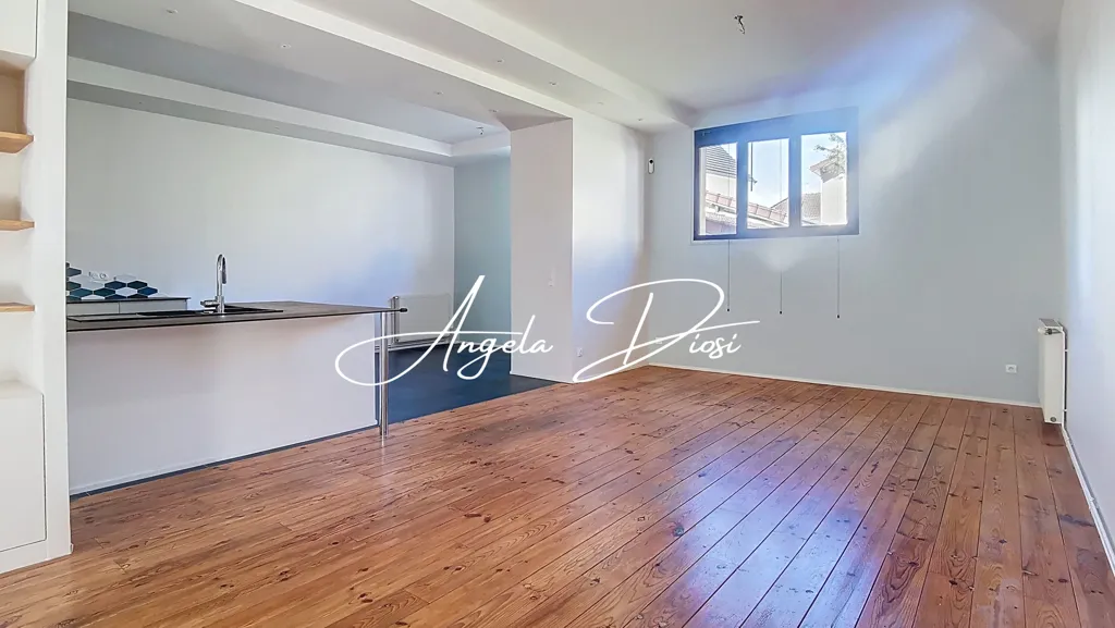 Living Room - Loft-Style House with Garden in Antony