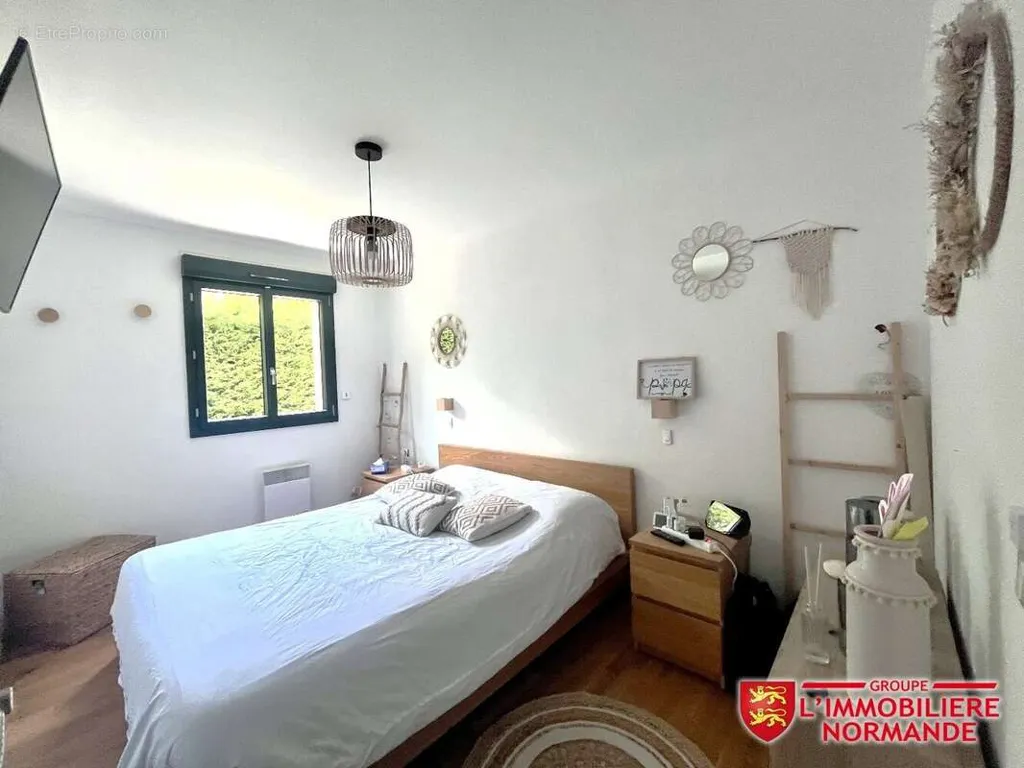 Chambres - Maison 6 pièces à Cravent
