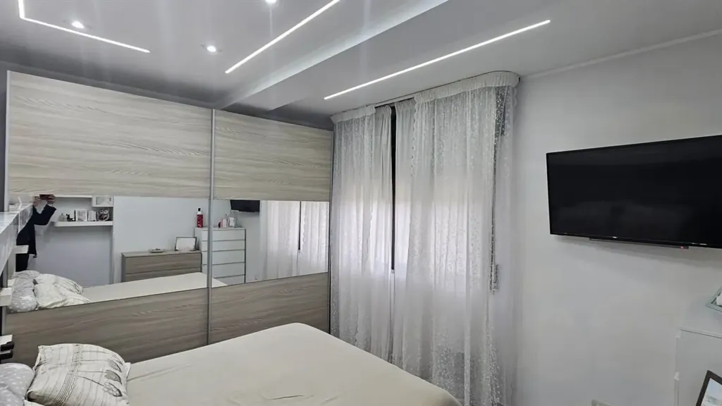 Magamistoad - Modernised Apartment with Panoramic Balcony in Messina