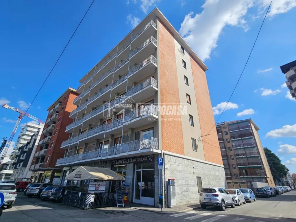 Välivaade - Rearranged Apartment with Balcony in Collegno