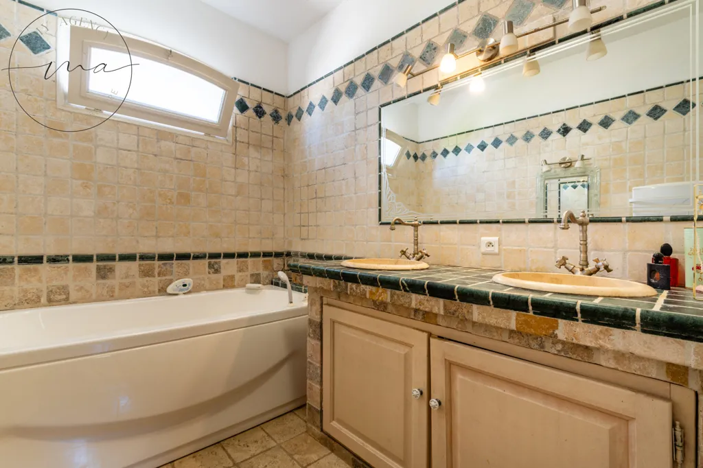 Bagni - Provençal Style House with Pool in Lignan-sur-Orb