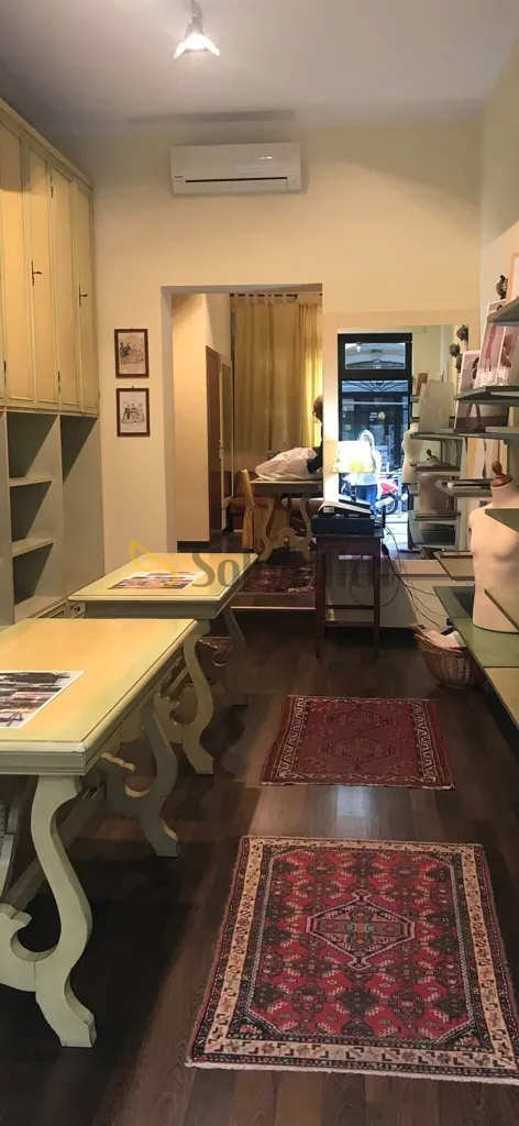 Office - Shop with Display Window in Via Cesare Battisti