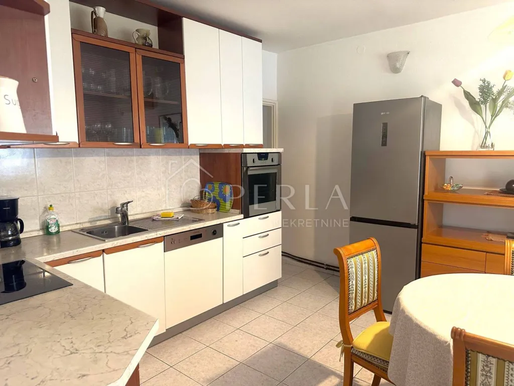 Cucina - Charming Townhouse with Garden in Nin