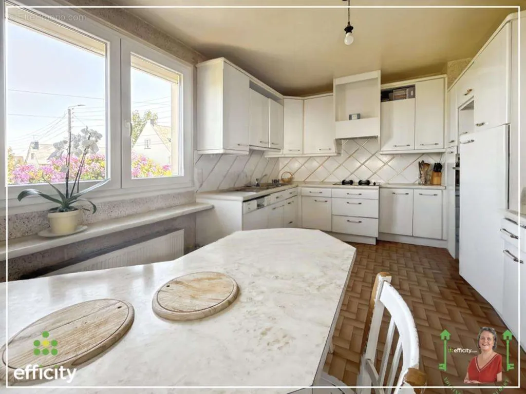 Cuisine - Maison de Ville avec Jardin Arboré à Vitre