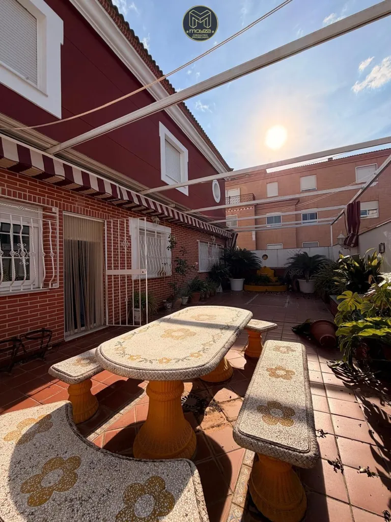 Terrass - Luxury Villa with Private Garage on Gran Bulevar