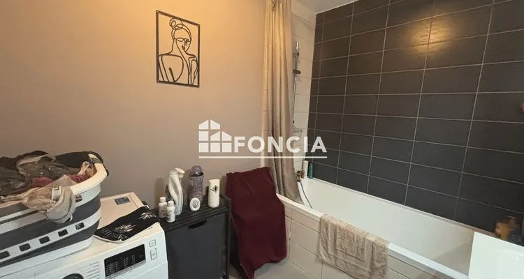 Salles de bain - Appartement 3 Pièces avec Terrasse à Istres