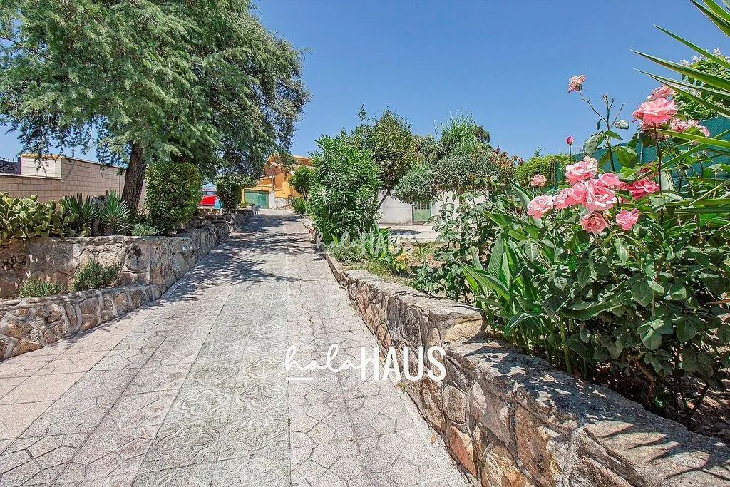 Exterior - Chalet with Pool and Terrace in Calalberche