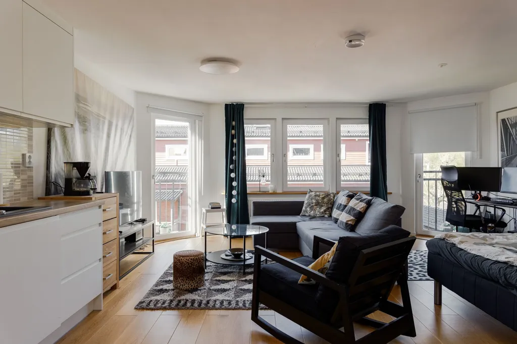 Séjour - Apartment with Multiple Windows in Söder, Växjö