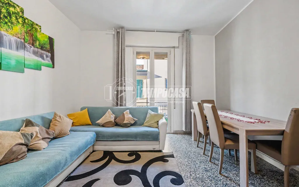 Séjour - Central Trilocale with Balcony in Faenza