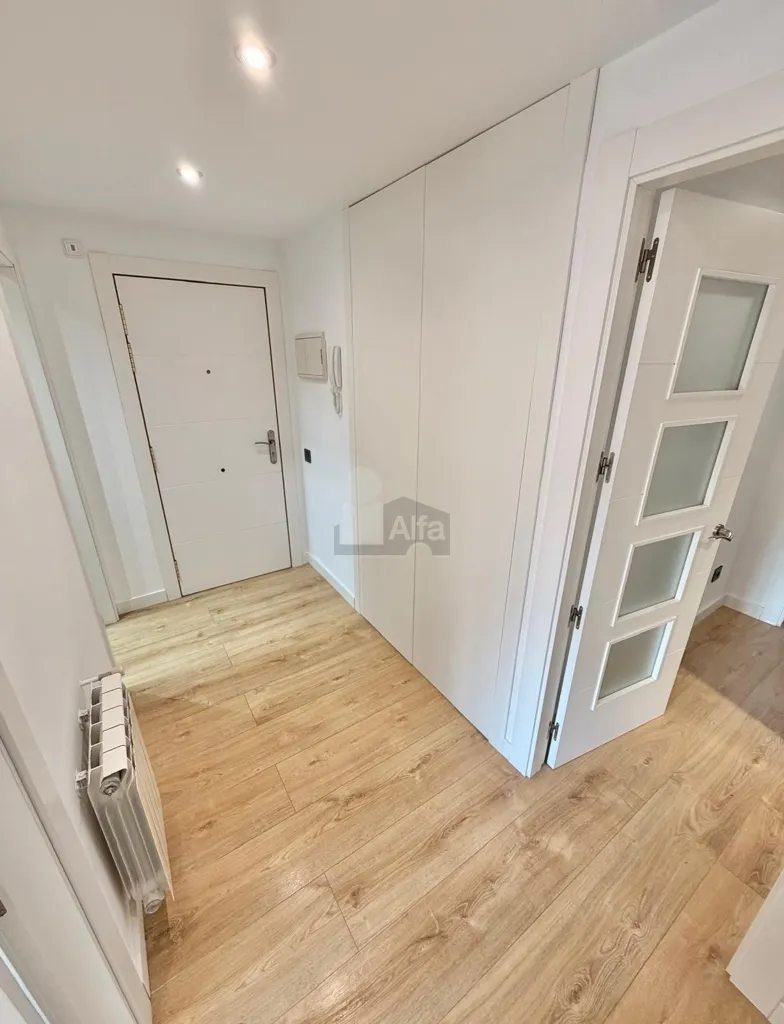 Esik - Modern Flat with Terrace in Prado de Somosaguas