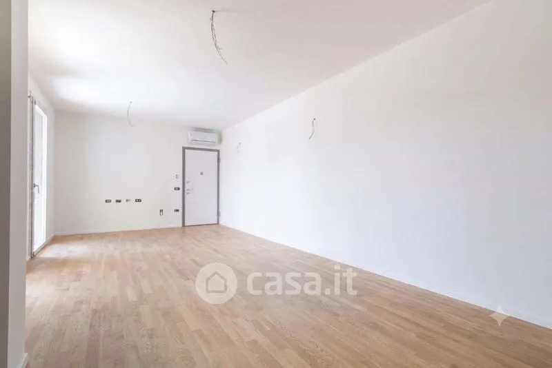 Pièces - Newly Built Apartment with Balcony in Monserrato