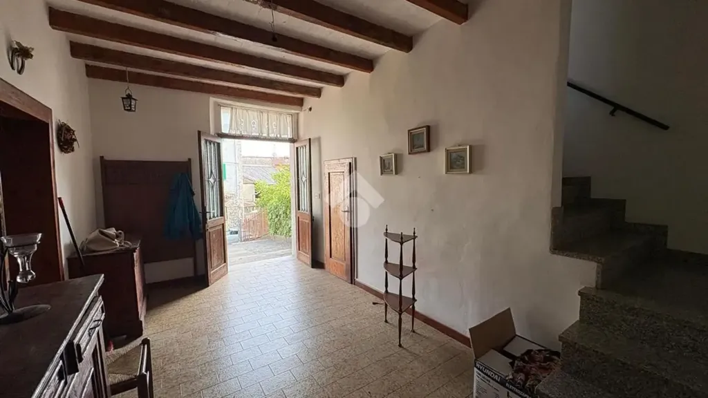 hallway_entrance