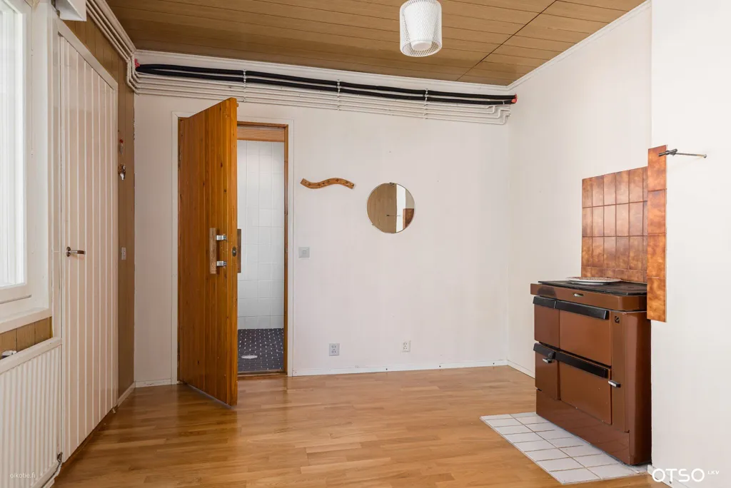 Köök - Spacious House with Garden in Uusiniitty, Pori