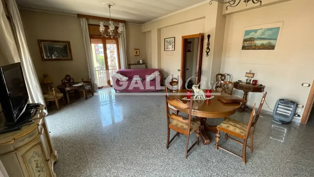 Salle à manger - Spacious Apartment with Terrace in Cosenza