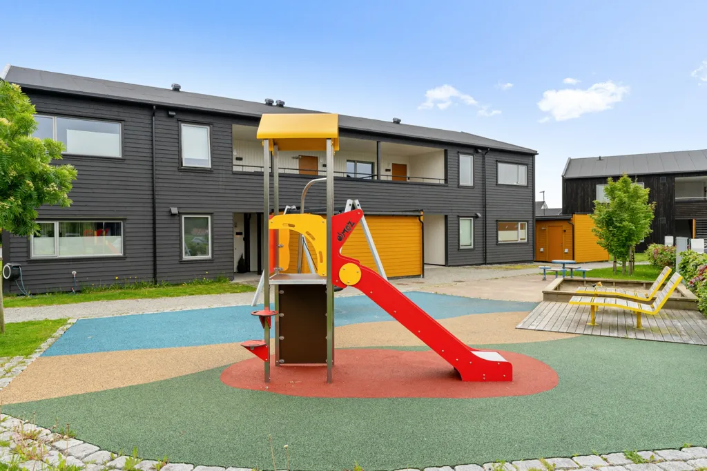 Jardin - Modern 2-Bedroom Flat with Balcony in Sola