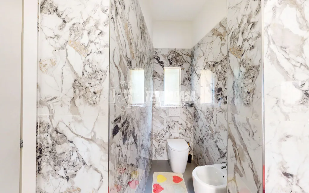 Vannitoad - Independent Apartment with Terrazzo in Cambiano