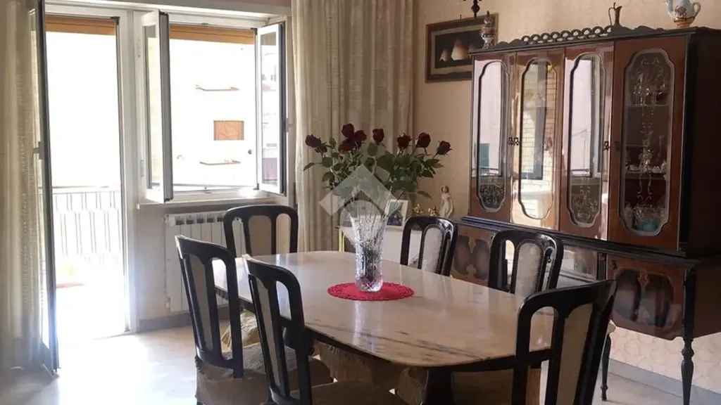 Söögituba - Spacious Apartment with Balcony in Marino