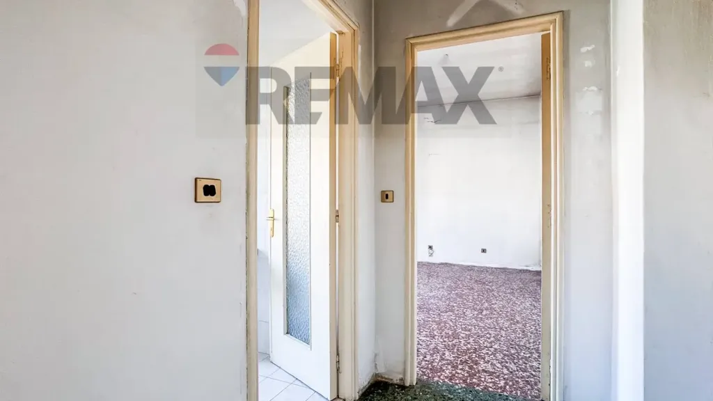 Hallway - 2-Bedroom Apartment for Renovation in Vercelli