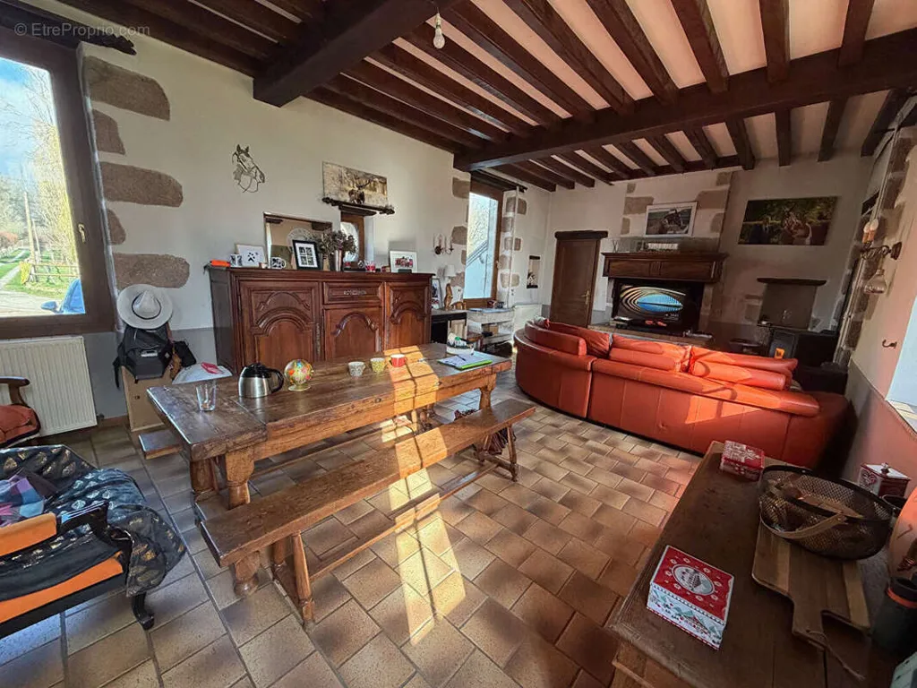 Salle à manger - Propriété Équestre avec 10 Boxes près du Mêle-sur-Sarthe