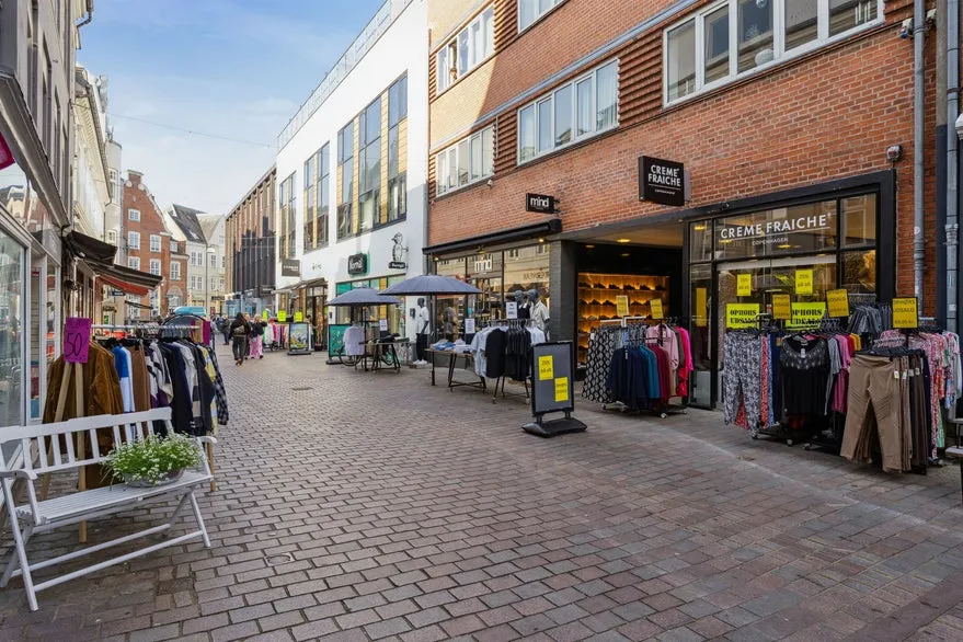 Extérieur - Retail Unit in Viborg's Prime Location