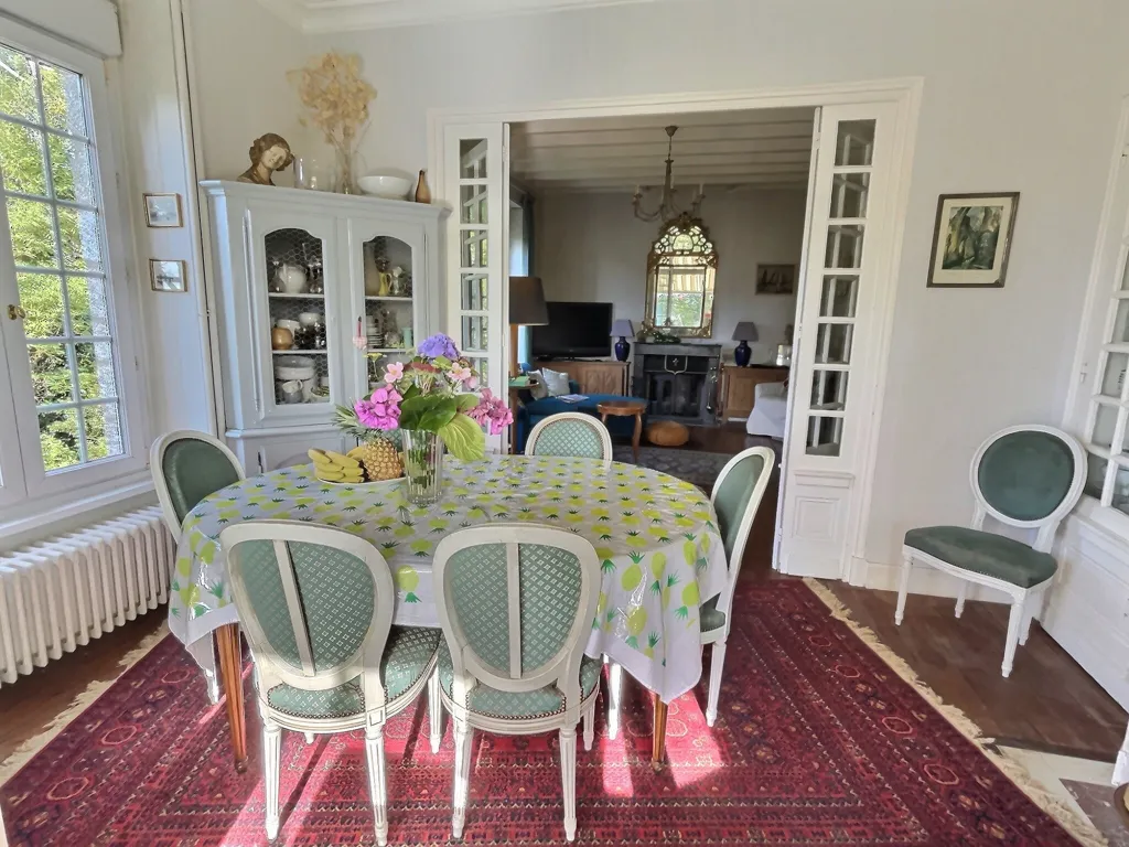 Salle à manger - Maison historique avec parc sur les hauteurs de Pont-Aven