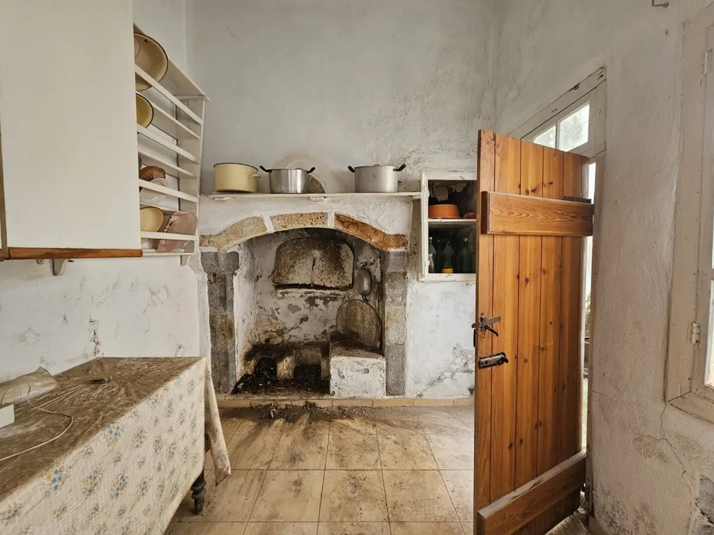 Cucina - Old Construction House with City View in Crete