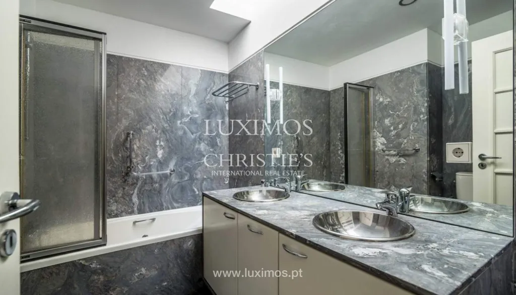 Vannitoad - Luxury Four-Fronted House in Foz do Porto