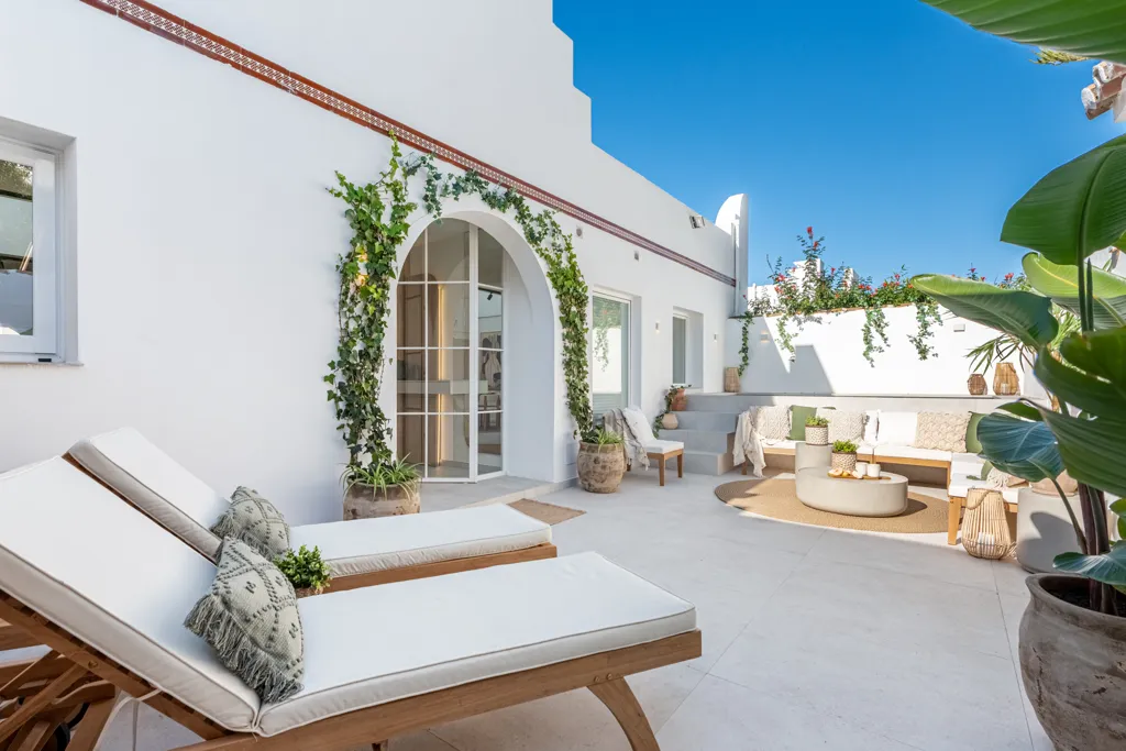 Terrasse - Semi-Detached House with Pool in Nueva Andalucía