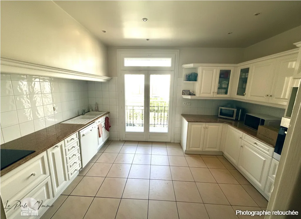 Cucina - Master House with Bay Windows in Perpignan