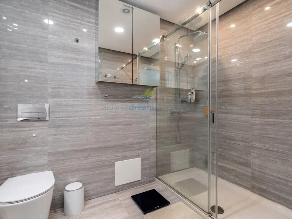 Vannitoad - 2-Bedroom Flat with Pool in Albufeira