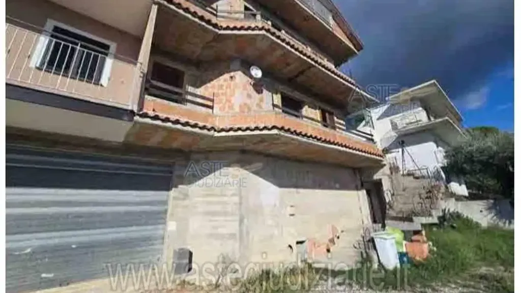 Esterno - Two-Level Apartment with Cellar in Prignano Cilento