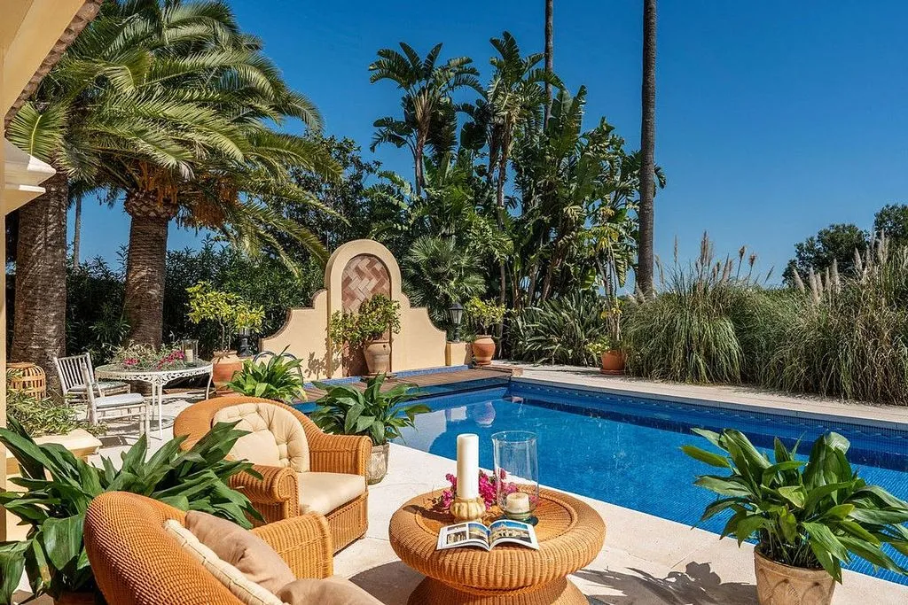 Piscine - Chalet with Pool and Terrace in Sotogrande