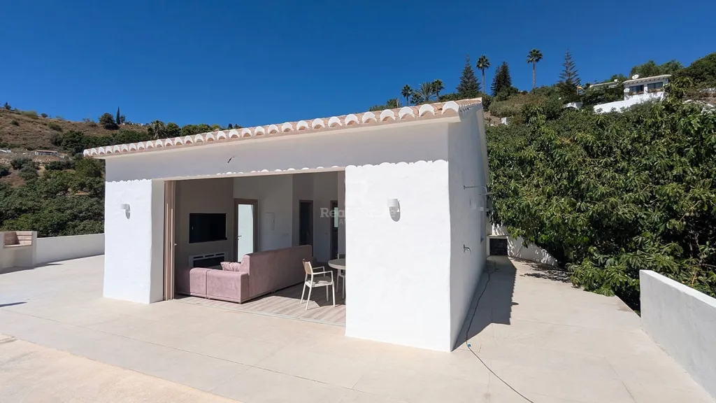 Terrazza - Modern Villa with Infinity Pool near Cómpeta