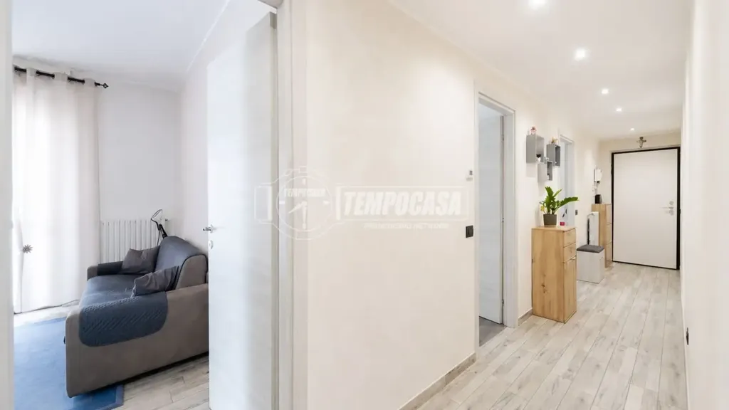Entrée - Modernised Three-Bedroom Apartment in Muggiò