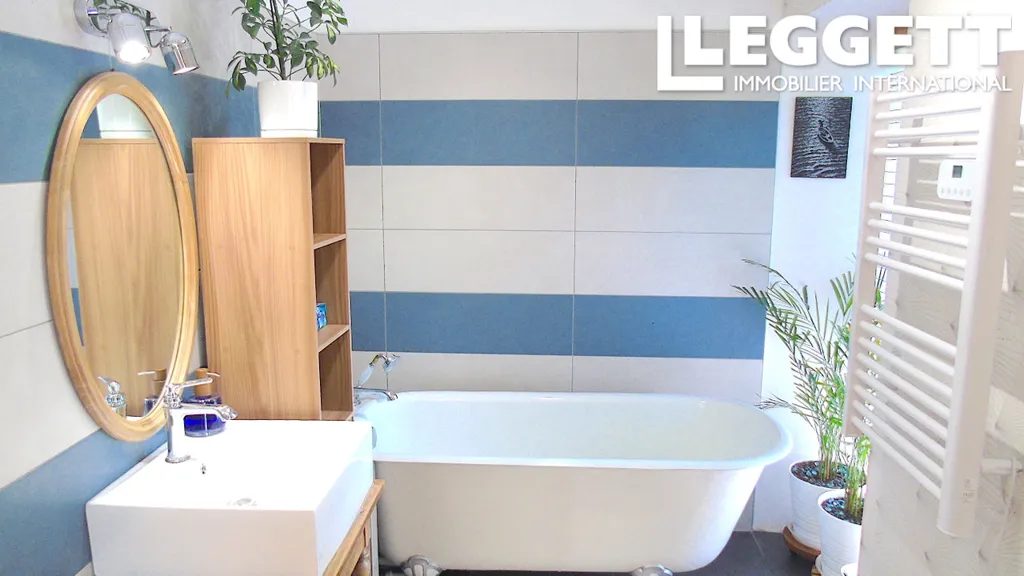 Bathrooms - Family House with Garden near Briançon