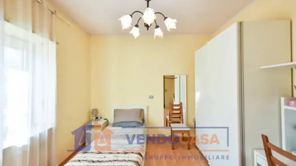Chambres - Central Trilocale with Balcony in Turin