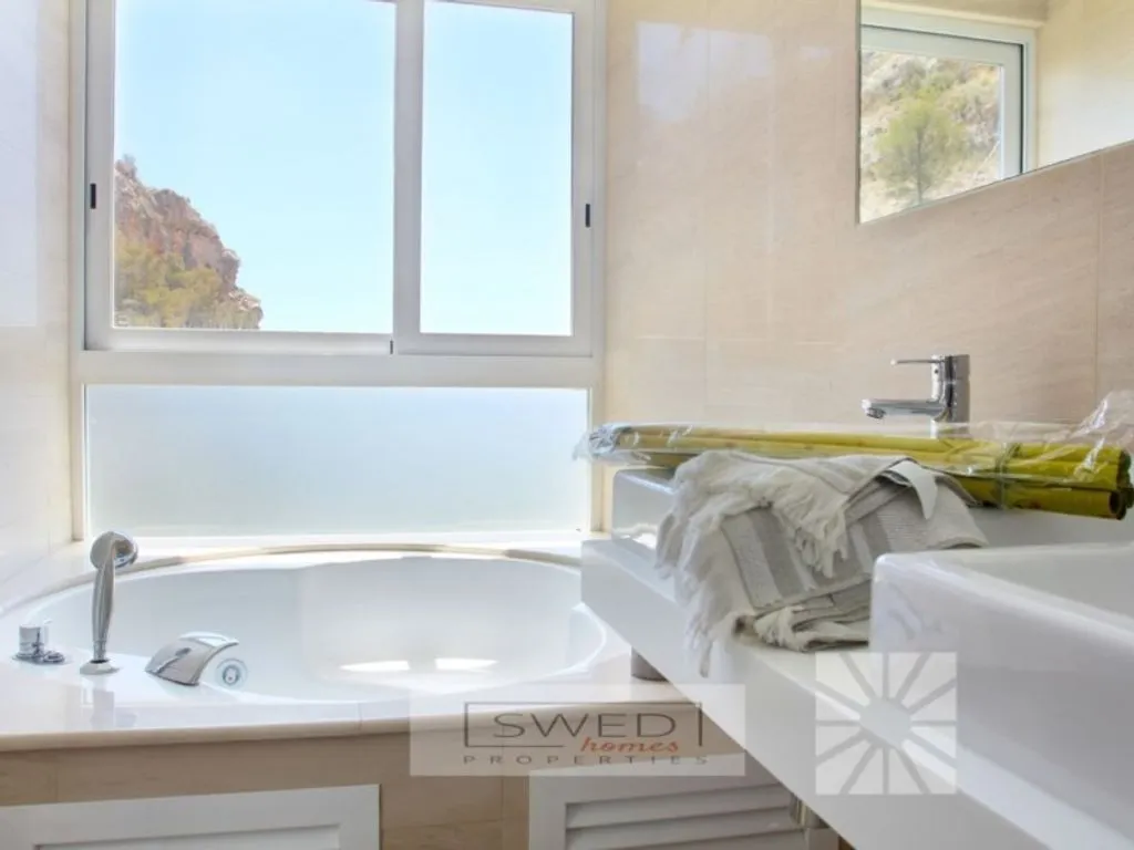 Bathrooms - Luxury House with Sea Views in Altea