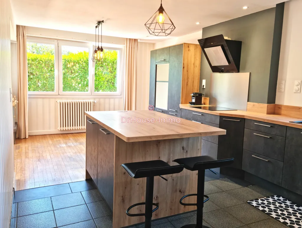 Köök - Spacious House with Extensive Garden in Charmes