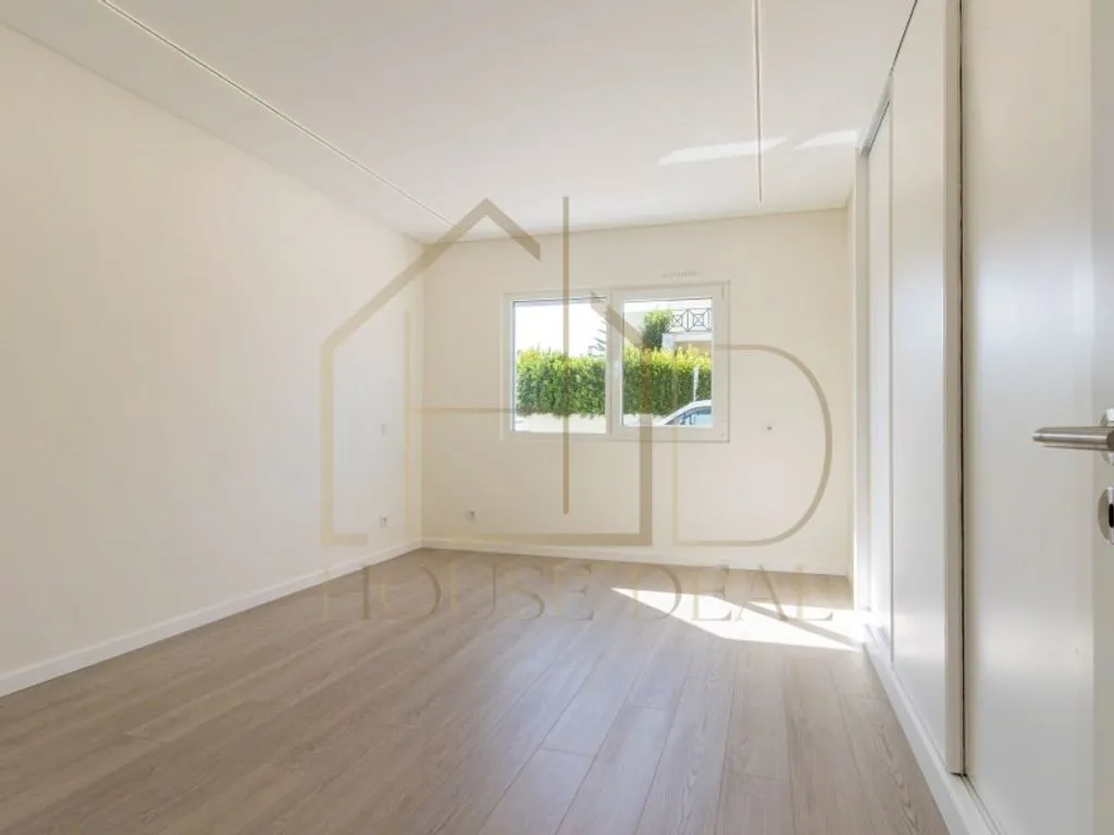 Magamistoad - Luxury House with Solar Panels in Seixal