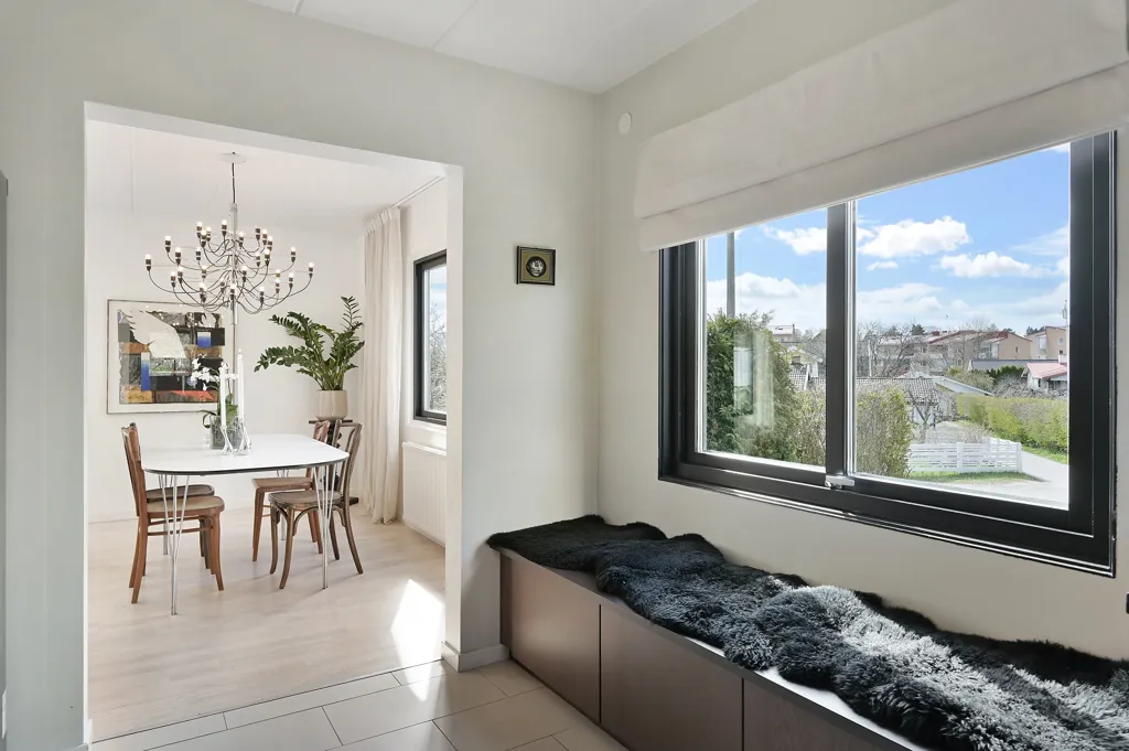 Salle à manger - Fully Renovated Villa with Sunny Garden in Järfälla