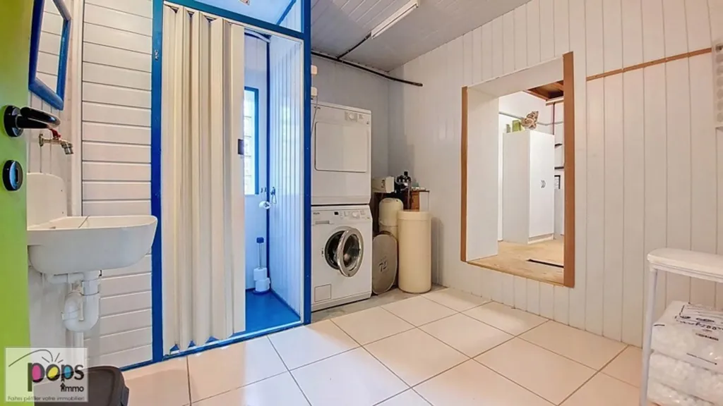 Bathrooms - House with Workshop and Large Garden in Ramillies