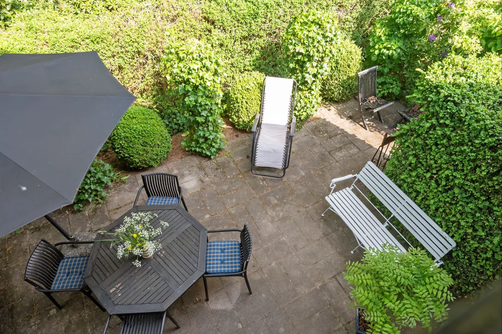 Aed - Villa with Garden in Secure Area