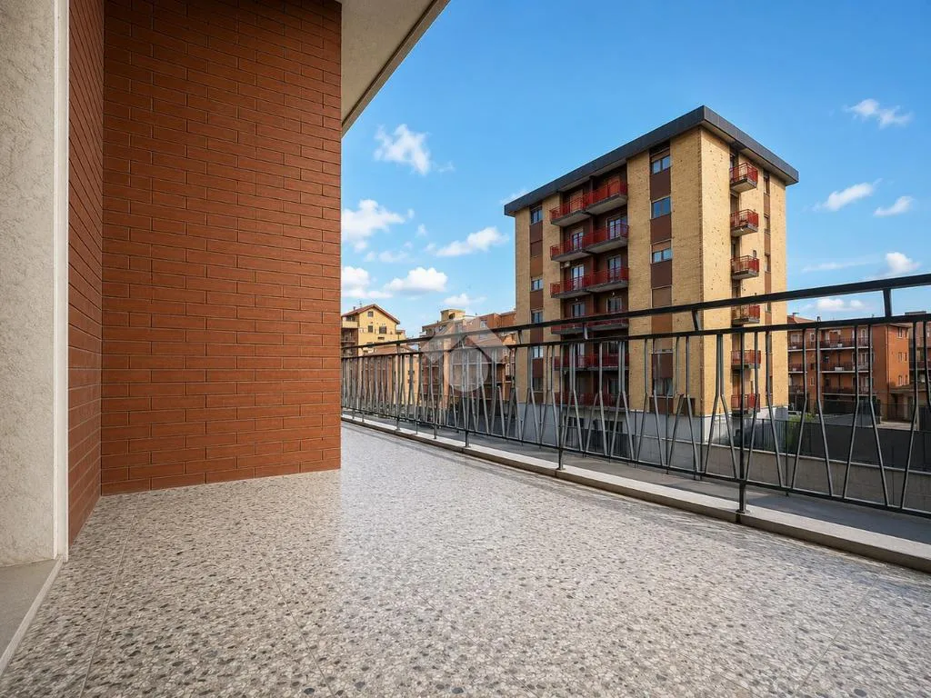 Rõdu - Spacious 5-Bedroom Apartment with Balcony in San Severo