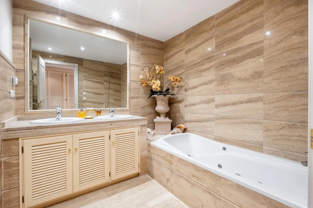 Salles de bain - Luxury Apartment with Sea Views in Marbella