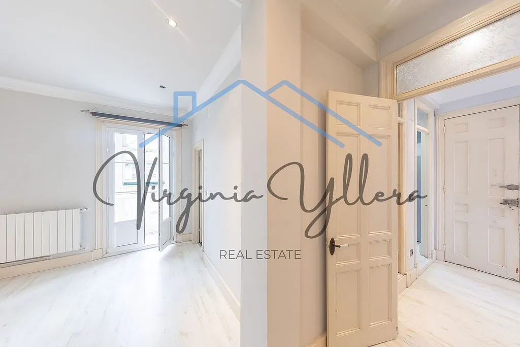 Soggiorno - Apartment with Balcony and Terrace in Santander