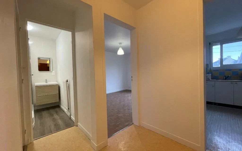 Esik - Studio Apartment with Central Heating in Brest