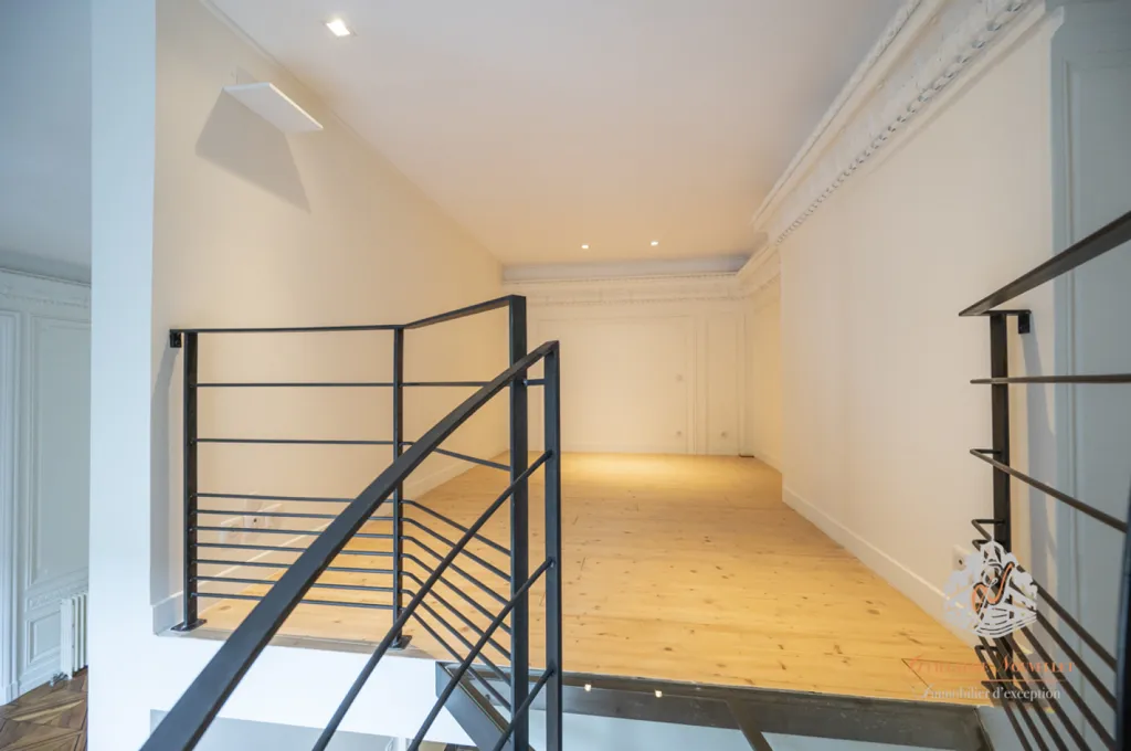 Pièces - Appartement Luxueux avec Parquet Versailles à Paris