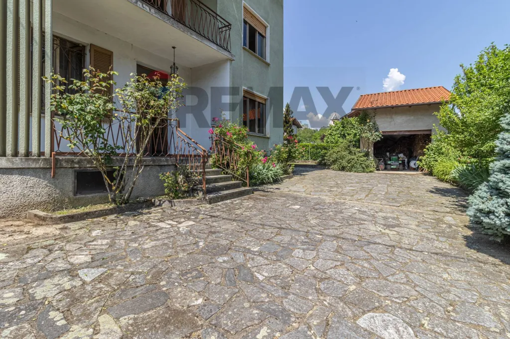 Garden - Villa with Garden near Municipio