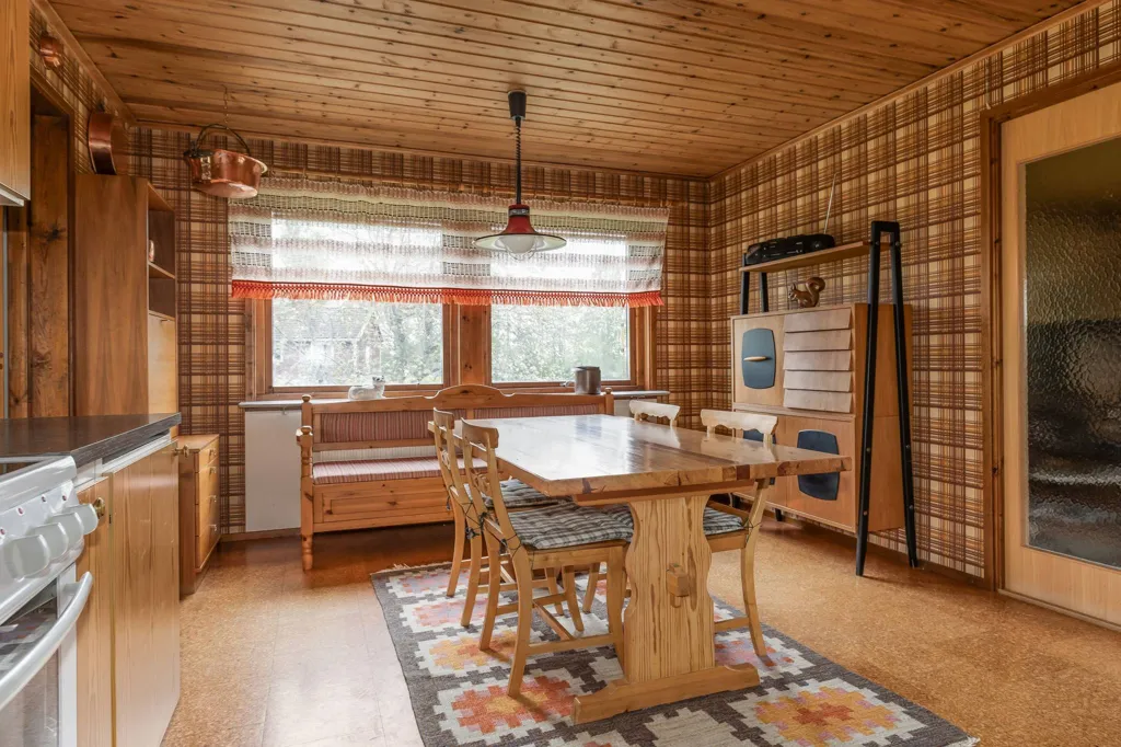 Söögituba - 1-Storey Villa with Garden in Lantlig Setting