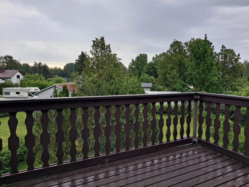 Balcon - Detached House with Balcony in Popular Area